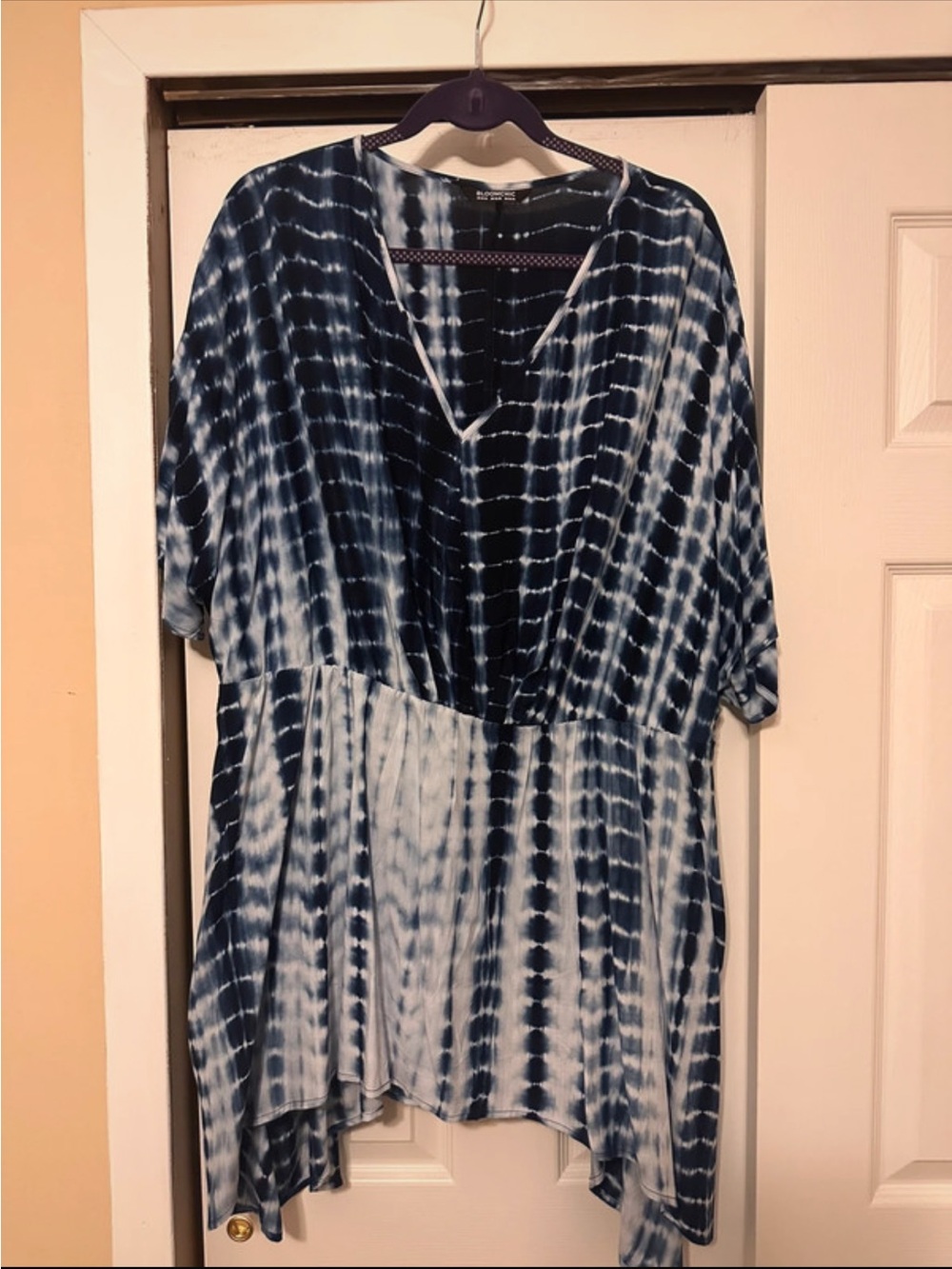 Tie-Dye Navy V-Neck Womenโs Top